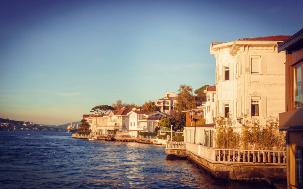 BOSPHORUS ON BOAT TOUR 4