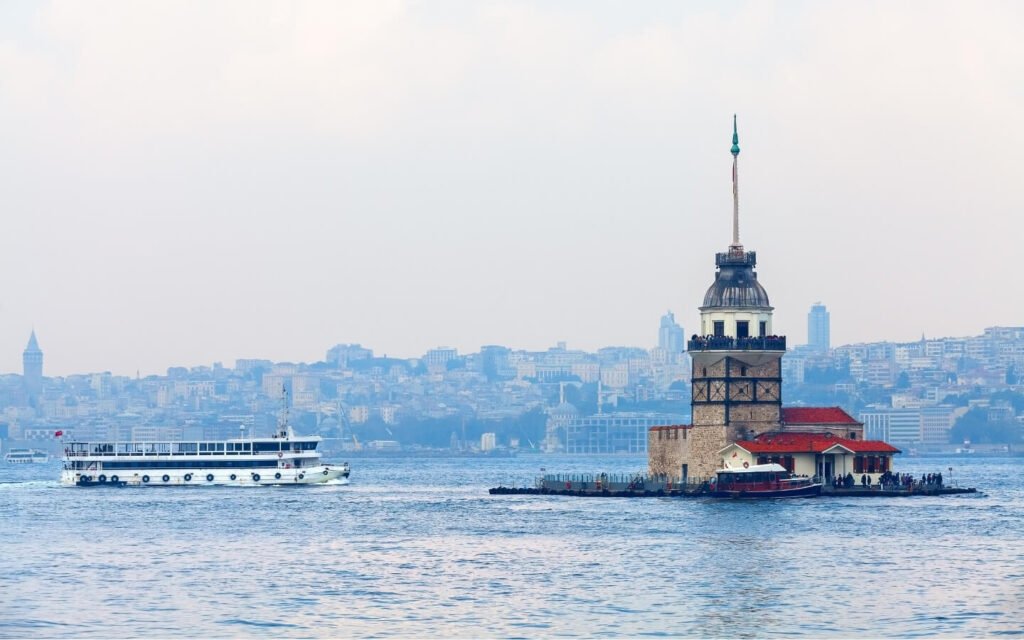 BOSPHORUS ON BOAT TOUR 5