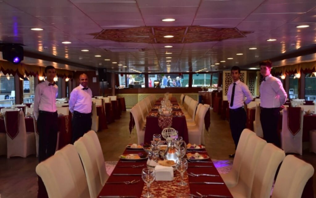 DINNER CRUISE ON THE BOSPHORUS 3