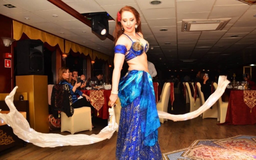 DINNER CRUISE ON THE BOSPHORUS 4