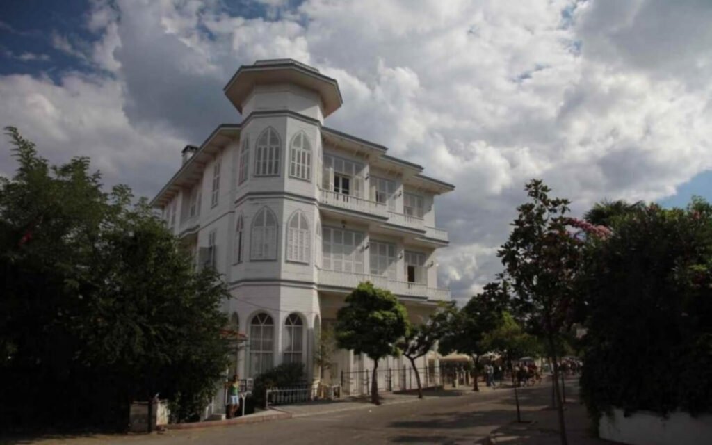 PRINCES’ ISLANDS TOUR 3