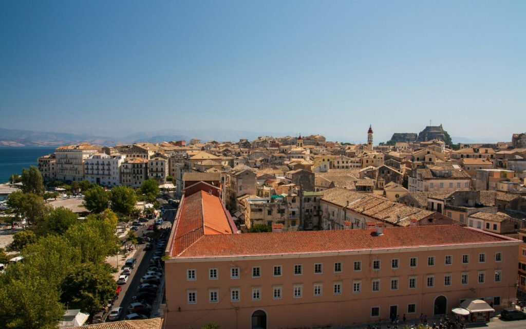 BEACH DAYS & JAW-DROPPING VIEWS 1