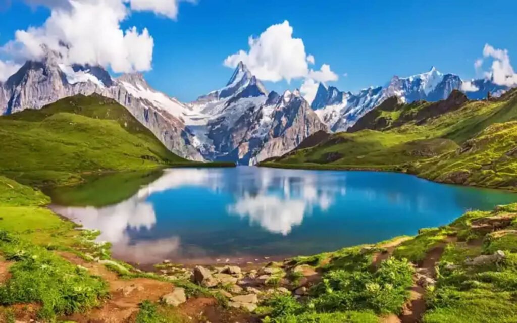 Between Lakes and Alps 1