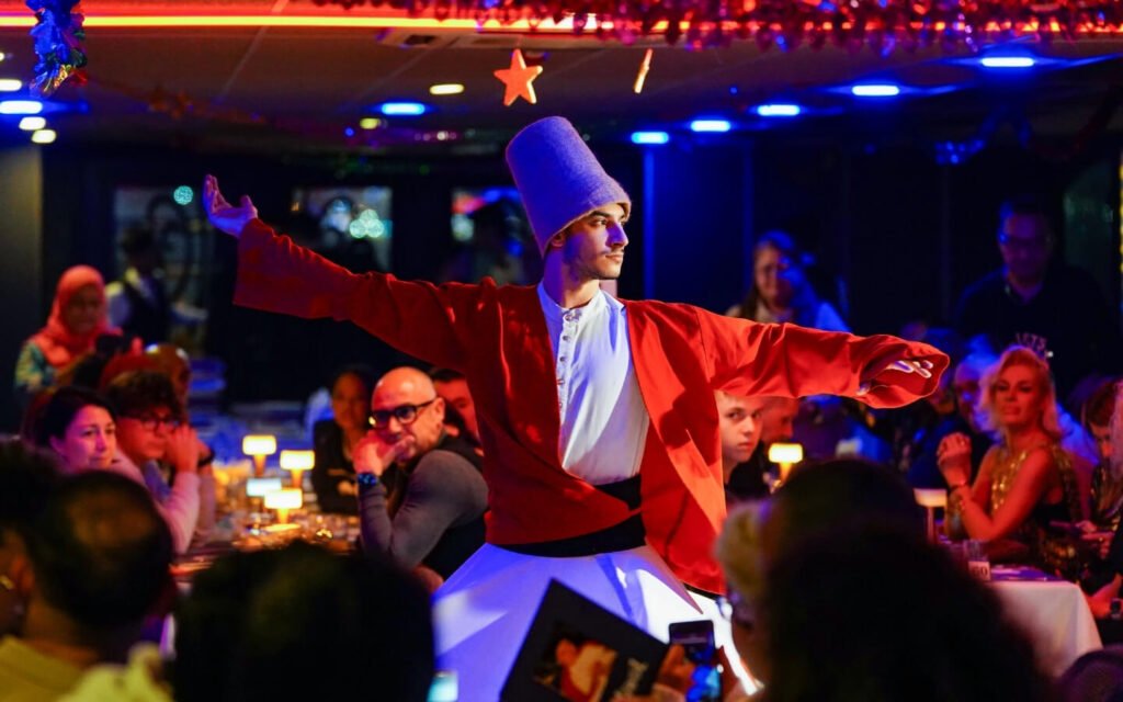 CLOSE TO SHOW PRİVATE TABLE WİTH ALCOHOL 4