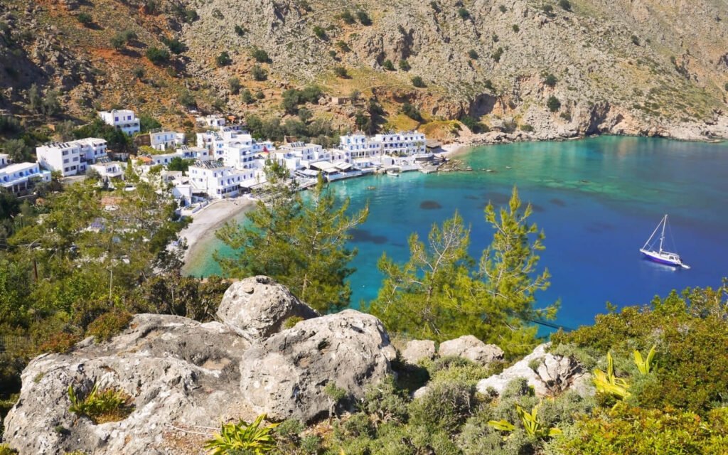 GORGES & COASTAL WALKS 3