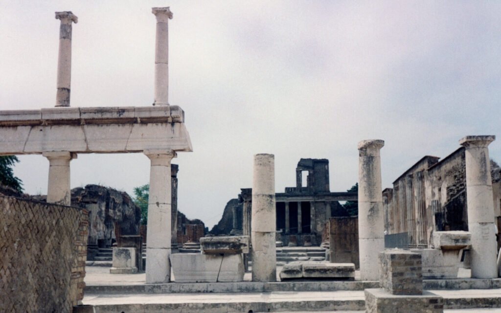 POMPEII FROM NAPLES DAY TOUR 2