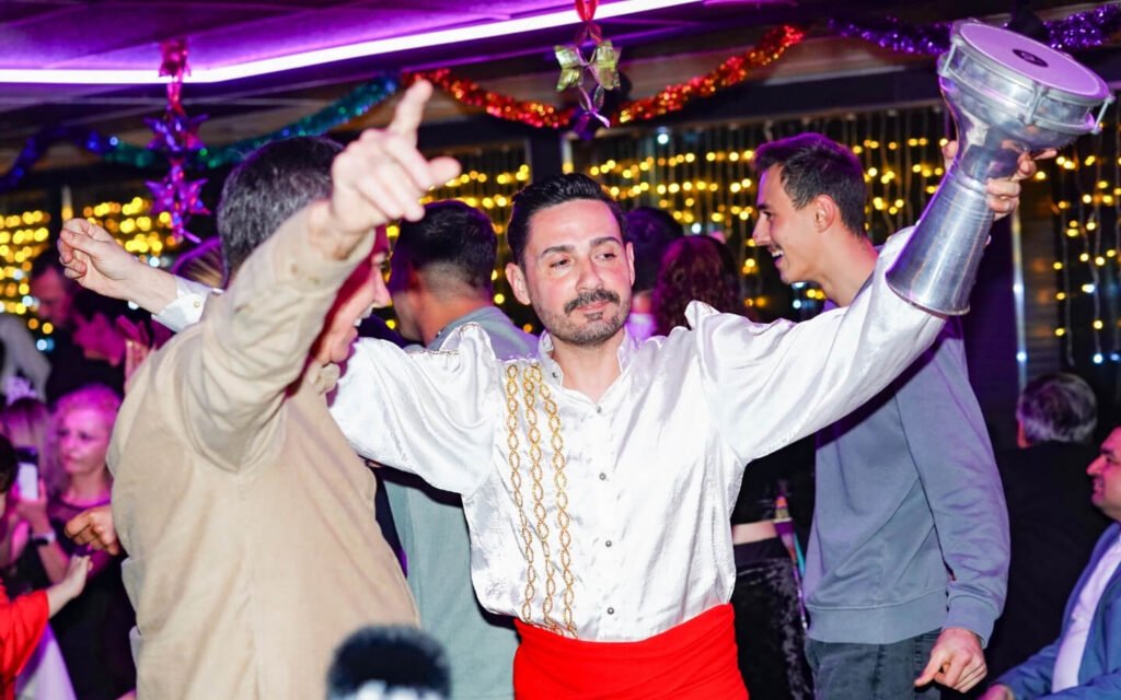 STANDARD PRİVATE TABLE WİTH ALCOHOL + Pick up & Drop off 1