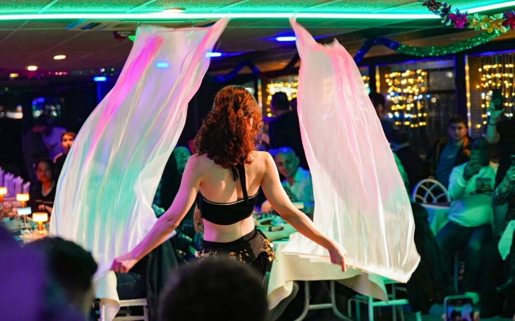 STANDARD PRİVATE TABLE WİTH ALCOHOL + Pick up & Drop off 3