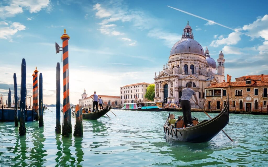 VENICE GONDOLA & WALKING DAY TOUR 5