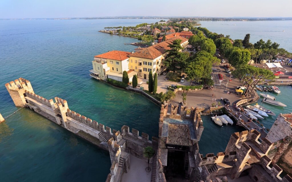 VERONA, SIRMIONE & LAKE GARDA DAY TOUR 5