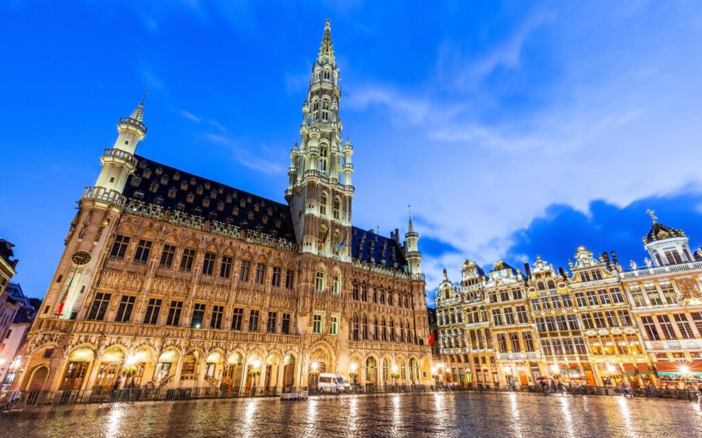 ROMANCE & WINDMILLS AMSTERDAM TO PARIS