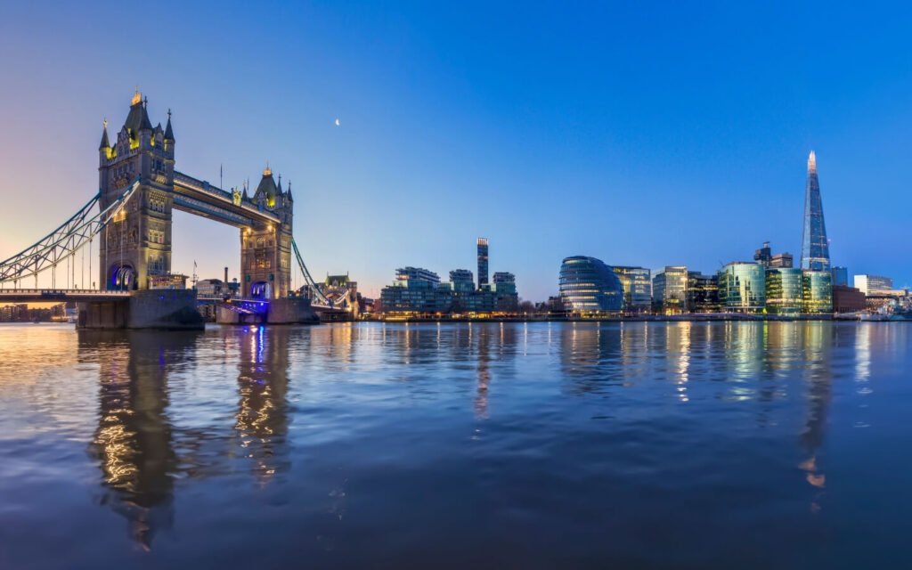 LONDON TOWN & CITY OF LIGHT BY EUROSTAR