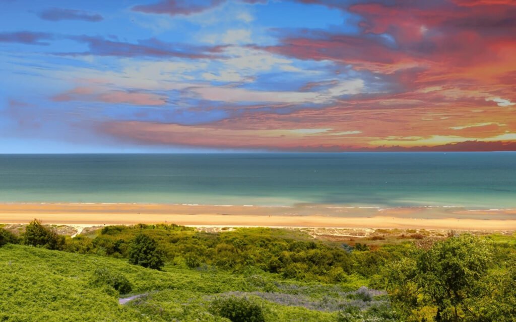 NORMANDY, MONT-SAINT-MICHEL & VERSAILLES