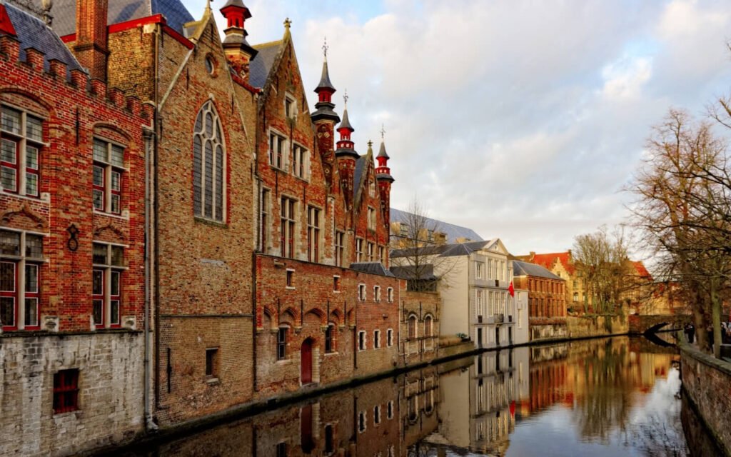 HISTORIC HIGHLIGHTS OF WESTERN EUROPE