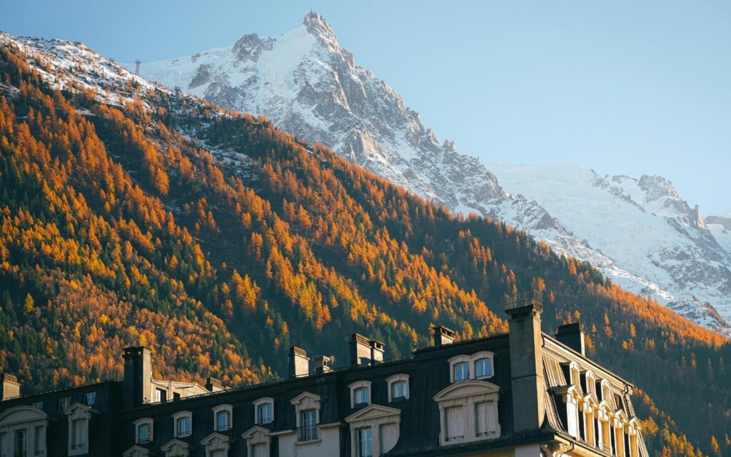 ALPINE ELEGANCE FROM GENEVA TO MILAN