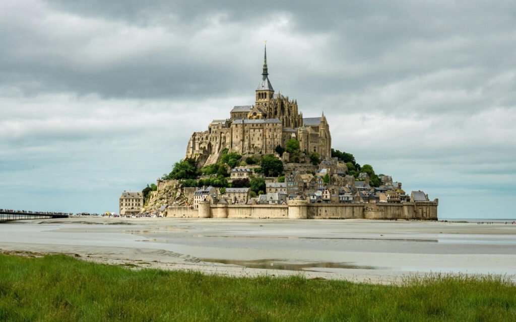 EUROPEAN JOURNEY FROM CANALS TO PALACES